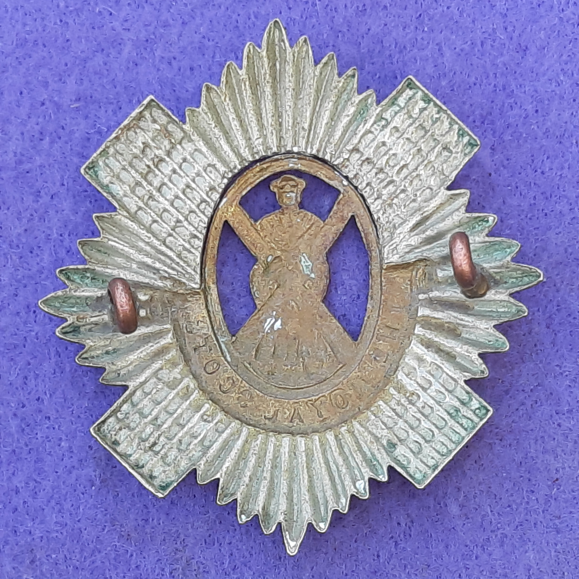 Cap Badge – Royal Scots – Steady The Buffs Militaria