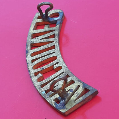 (Canada) The Vancouver Regiment - Gilding Metal Shoulder Title - Image 2