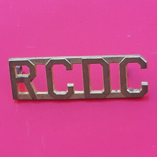 (Canada) The Royal Canadian Dental Corps - Gilding Metal Shoulder Title