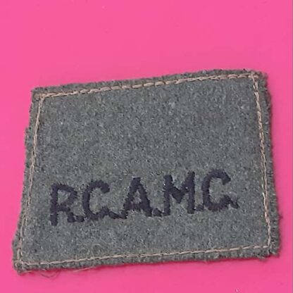 (Canada) The Royal Canadian Army Medical Corps - Cloth Shoulder Badge