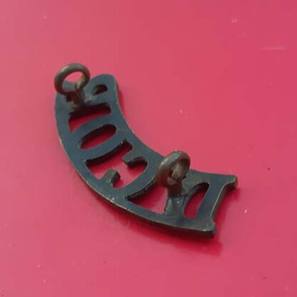 (Canada) The Duke Of Connaught's Own Rifles - Gilding Metal Shoulder Title - Image 2