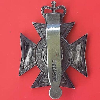 (Canada) The Brockville Rifles - Queen's Crown Cap Badge - Image 2