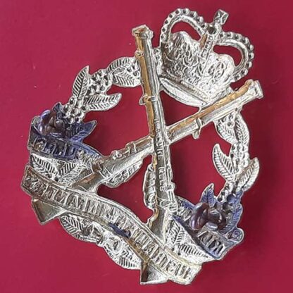 (Australia) The Royal Australian Infantry Corps - Queen's Crown Gilding Metal Cap Badge - Image 2