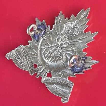 (Canada) The Royal Hamilton Light Infantry - King's Crown Bi-Metal Cap Badge - Image 2