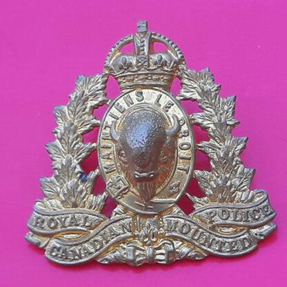 (Canada) The Royal Canadian Mounted Police - King's Crown Gilding Metal Cap Badge