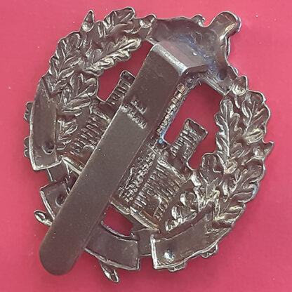 The Essex Regiment - Bi-Metal Cap Badge - Image 2
