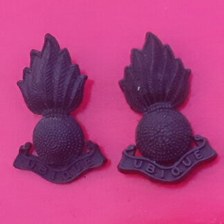 The Royal Artillery - Plastic WW2 Collar Badges