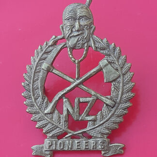 (New Zealand) Pioneer Battalion - Gilding Metal Cap Badge