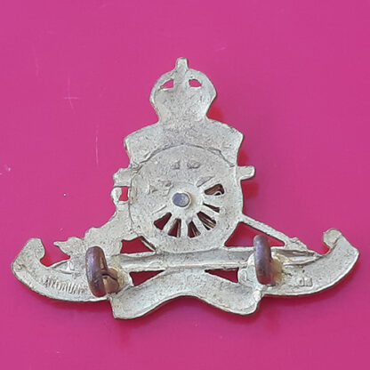 (New Zealand) Royal New Zealand Artillery - King's Crown Gilt Beret Badge - Image 2