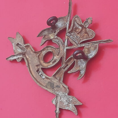 16th Queen's Lancers - Queen Victoria's Crown Bi-Metal Cap Badge - Image 2
