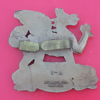 The Buffs Regiment - WW2 Plastic Economy Cap Badge - Image 2