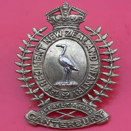 (New Zealand) The 1st Canterbury Regiment - King's Crown Bi-Metal Cap Badge