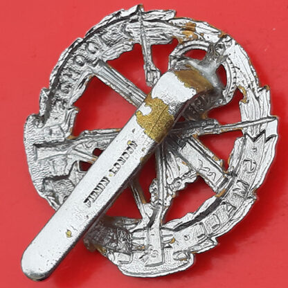 The Small Arms School - King's Crown Chromed Cap Badge - Image 2