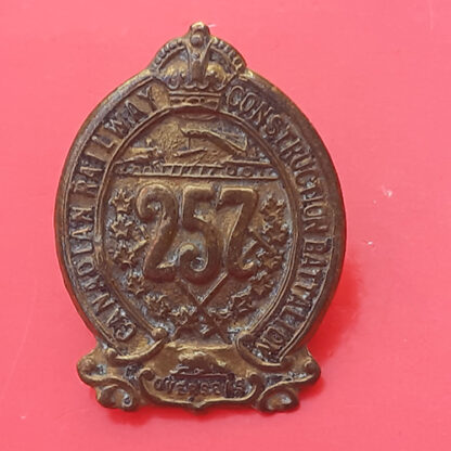 (Canada) 257th Canadian Railway Construction Battalion - Gilding Metal Collar Badge