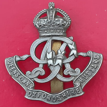 The Queen's Own Oxfordshire Hussars - King's Crown White Metal Cap Badge
