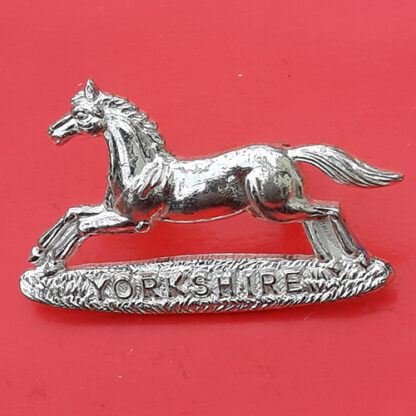 The Prince Of Wales's Own Yorkshire Regiment - Silver Cap Badge