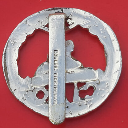 The South Wales Borderers - Silver & Gold Anodised Cap Badge - Image 2