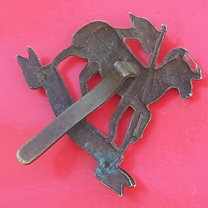 The Queen's (West Surrey) Regiment - Bi-Metal Cap Badge Without Apostrophe - Image 2