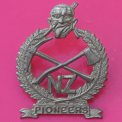 (New Zealand) The New Zealand Pioneer Battalion - Gilding Metal Cap Badge