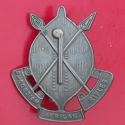 (Rhodesia) The Rhodesian African Rifles - White Metal Cap Badge