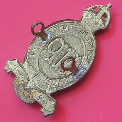 (New Zealand) The New Zealand Military Police - King's Crown Gilding Metal Cap Badge - Image 2