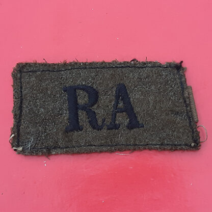 The Royal Artillery - Slip On Cloth Shoulder Title