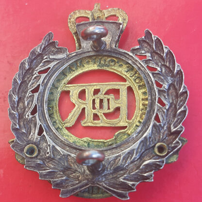 (Australia) The Royal Australian Engineers - Queen's Crown Bi-Metal Cap Badge - Image 2