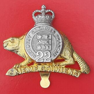 (canada) The Royal 22nd Regiment (Canadien Francais) - Queen's Crown Bi-Metal Cap Badge