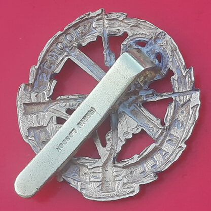 Small Arms School - Gilding Metal Cap Badge - Image 2