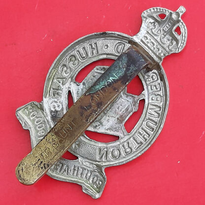 The Northumberland Hussars (Yeomanry) - King's Crown Gilding Metal Cap Badge - Image 2