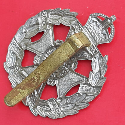 8th Battalion The Post Office Rifles - King's Crown White Metal Cap Badge - Image 2