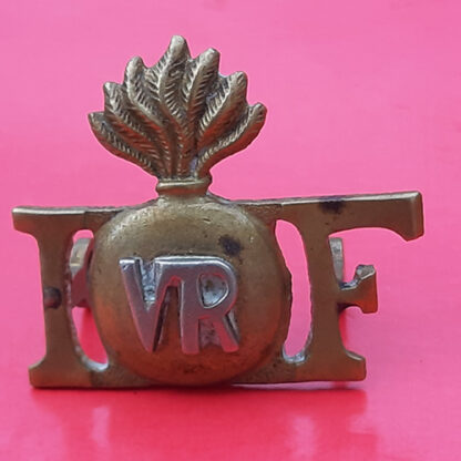 (Canada) The Irish Fusiliers Of Canada (Vancouver Regiment) - Gilding Metal Shoulder Title