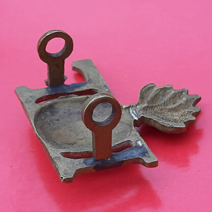 (Canada) The Irish Fusiliers Of Canada (Vancouver Regiment) - Gilding Metal Shoulder Title - Image 2