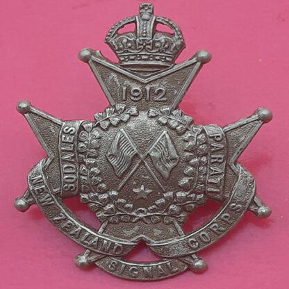 (New Zealand) The New Zealand Signal Corps - King's Crown Gilding Metal Cap Badge
