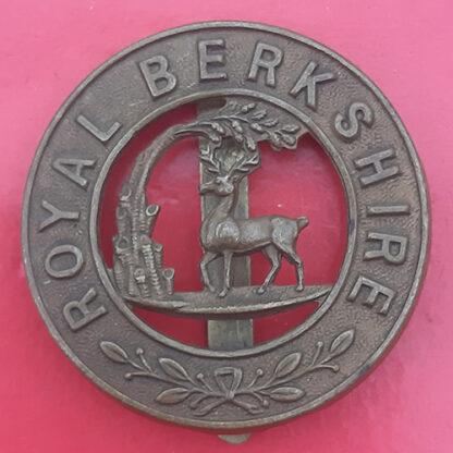 The Royal Berkshire Regiment - Gilding Metal Helmet Plate Centre With Pagri Fitting