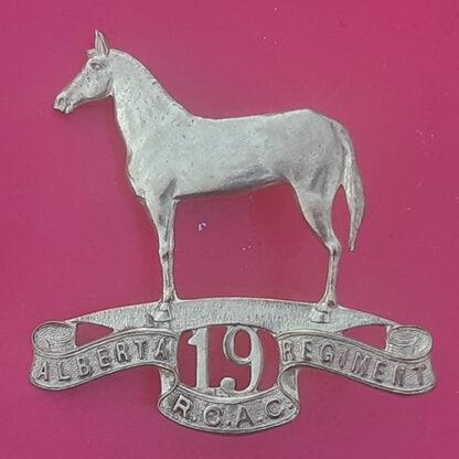 (Canada) 19th Alberta Armoured Car Regiment (R.C.A.C) - Officer's Gilt Cap Badge