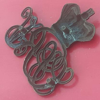 Civil Service Rifle Volunteers - Queen Victoria's Crown Gilding Metal Pouch Badge - Image 2