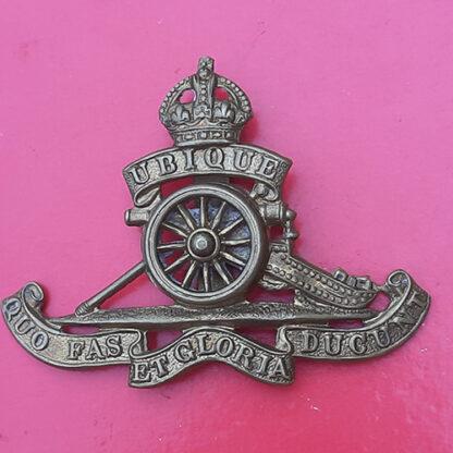Royal Artillery - King's Crown Gilding Metal Cap Badge With "Moving Wheel"