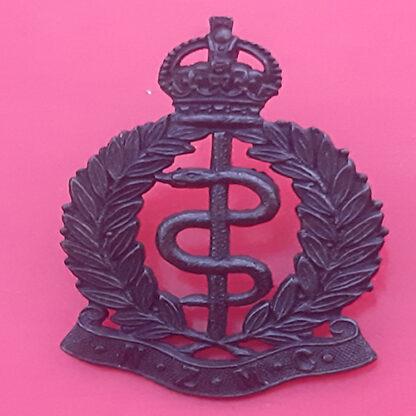 (New Zealand) The New Zealand Army Medical Corps (T.F) - King's Crown Gilding Metal Cap Badge