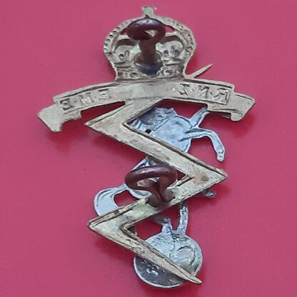 (New Zealand) Royal New Zealand Electrical & Mechanical Engineers - King's Crown Bi-Metal Cap Badge - Image 2