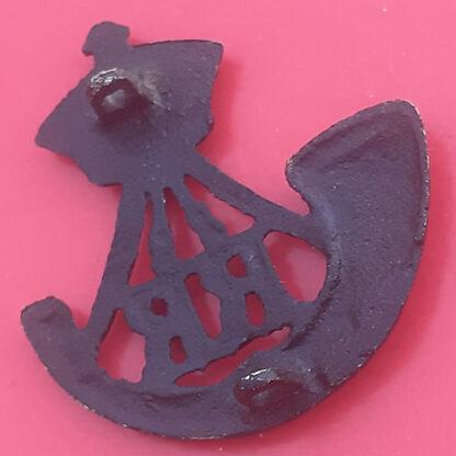 (India) 6th Rajputana Rifles - Queen Victoria's Crown Cast Blackened Brass Cap Badge - Image 2