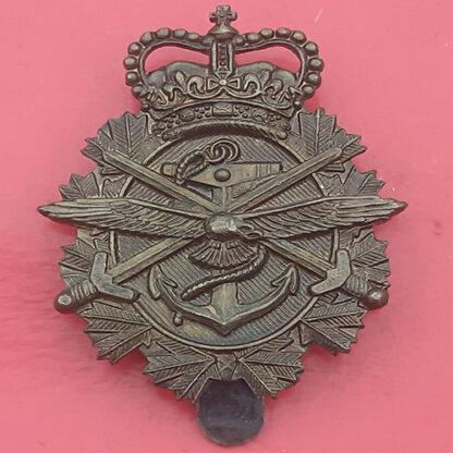 (Canada) Tri Service - Queen's Crown Gilding Metal Cap Badge