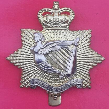 (Canada) The Irish Regiment Of Canada - Queen's Crown Bi-Metal Cap Badge