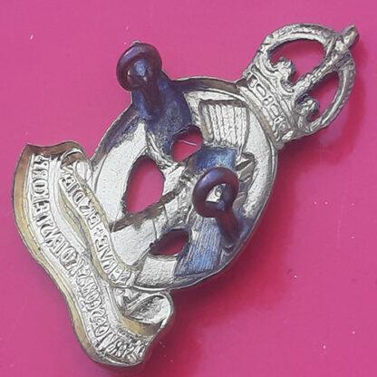 (South Africa) "Q" Service Corps - King's Crown Gilding Metal Cap Badge - Image 2