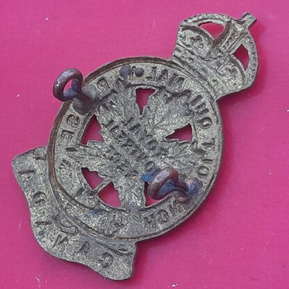 (Canada) The Royal Montreal Regiment - King's Crown Gilding Metal Cap Badge - Image 2