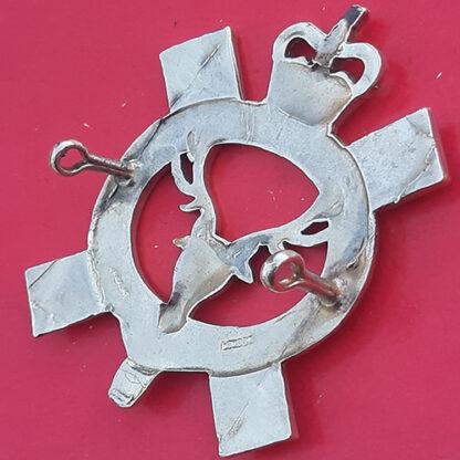 The Queen's Own Highlanders - Queen's Crown White Metal Piper's Badge - Image 2