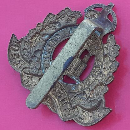 The Suffolk Regiment - WW1 King's Crown Economy Issue Gilding Metal Cap Badge - Image 2