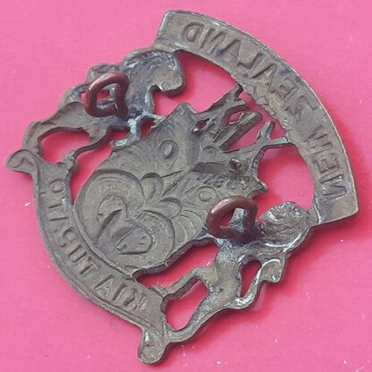 (New Zealand) 19th Reinforcements - WW1 Gilding Metal Cap Badge - Image 2