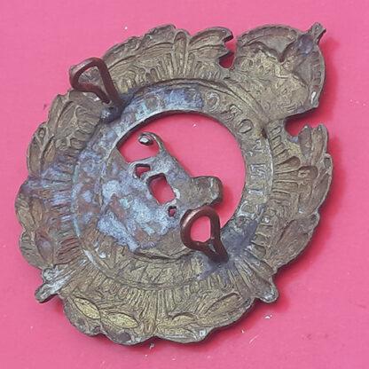 (New Zealand) 27th Reinforcements - WW1 King's Crown Gilding Metal Cap Badge - Image 2
