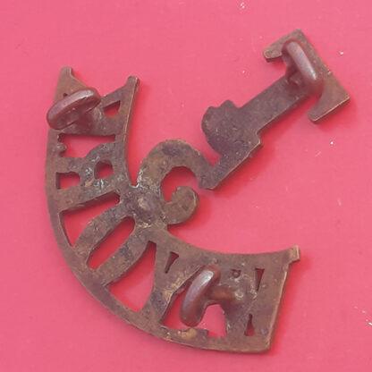 5th West Yorkshire Regiment Territorials - Gilding Metal Shoulder Title. - Image 2